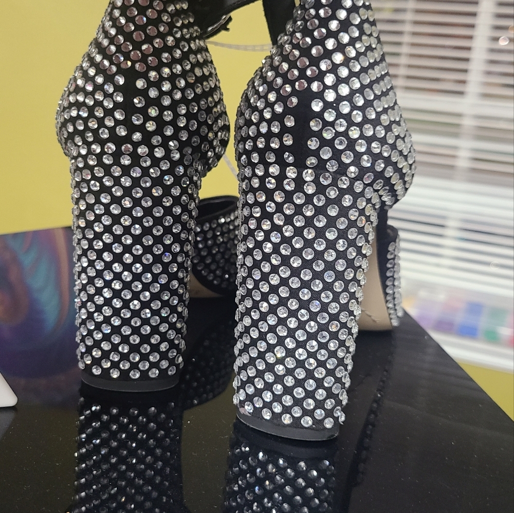 Woman's Rhinestone Shoe - Picture 3 of 4